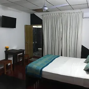 Everest Piliyandala